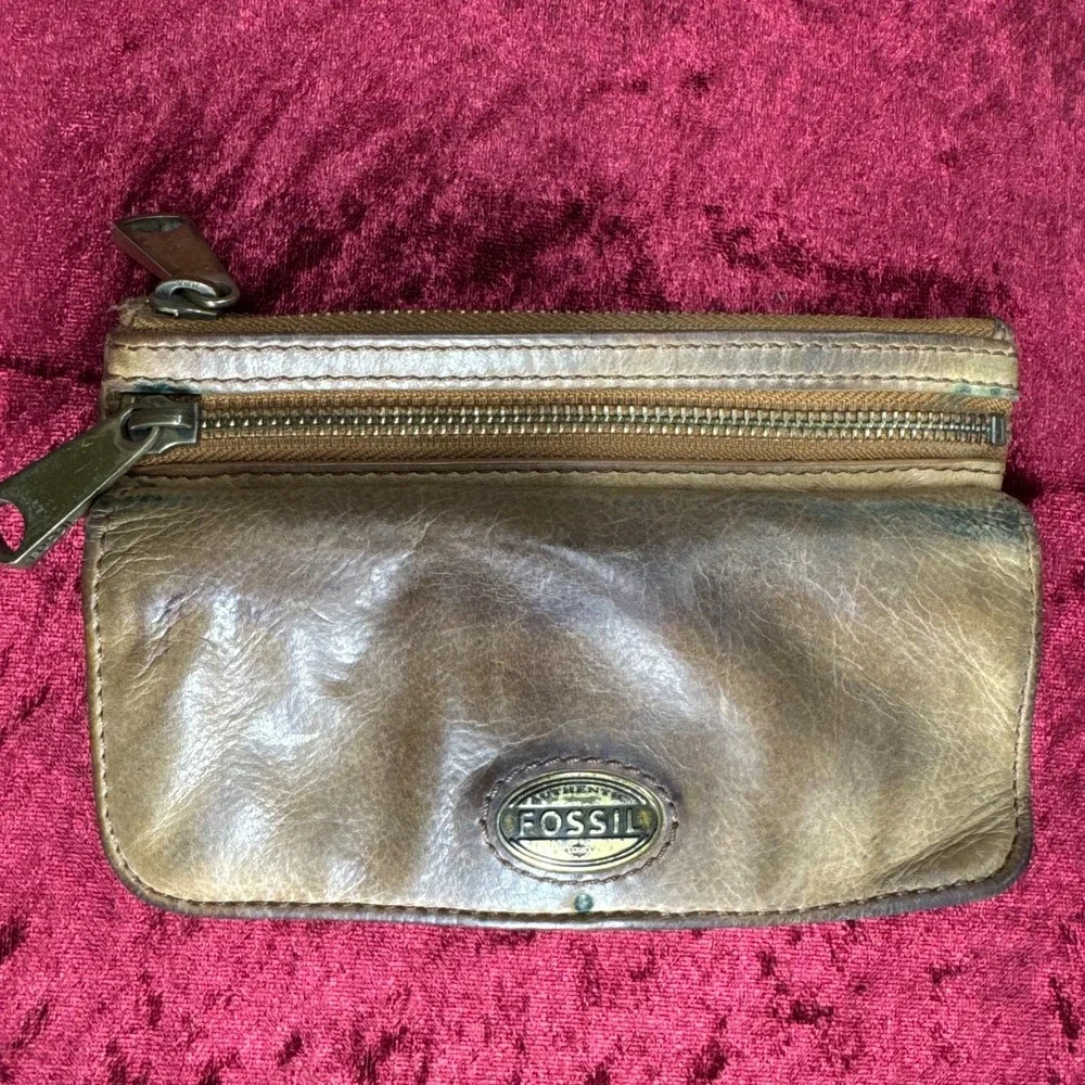 Fossil Explorer Leather Clutch Wallet Women's Brown Credit Card Zip Closure